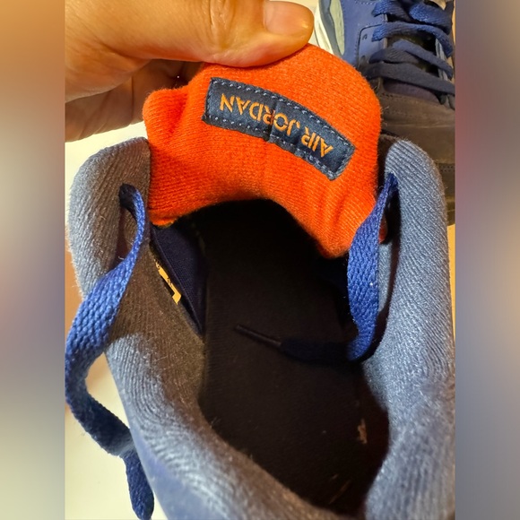 AIR JORDAN 5 RETRO LOW KNICKS (GS) BIG KIDS (DEEP ROYAL BLUE/WHITE/TEAM ORANGE) - Picture 11 of 13